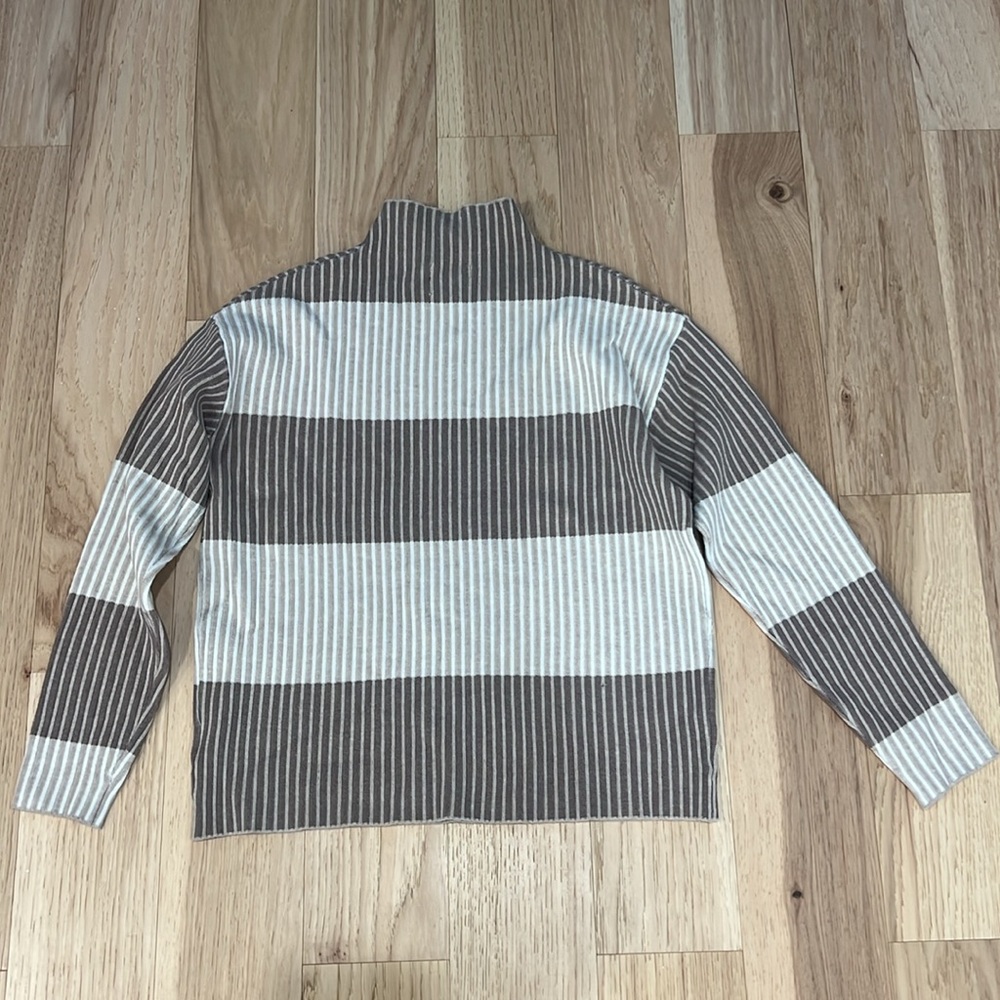 Women’s sweater XS